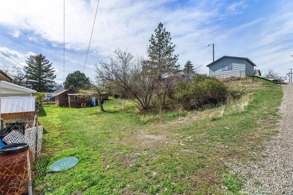 129 1/2 S I Street Livingston MT 59047