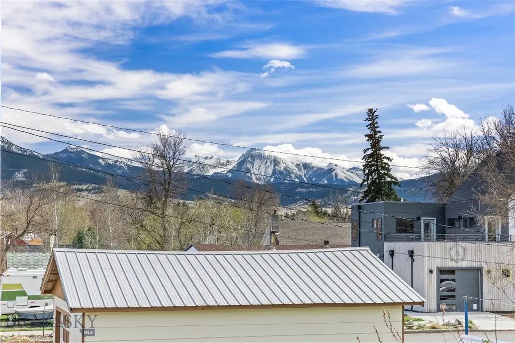 129 1/2 S I Street Livingston MT 59047