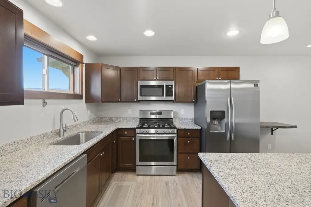 1305 Fozzie Lane Belgrade MT 59714