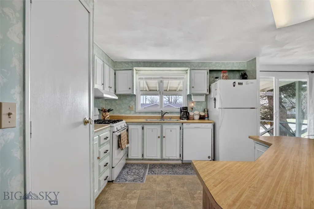 311 2nd Street S Cascade MT 59421