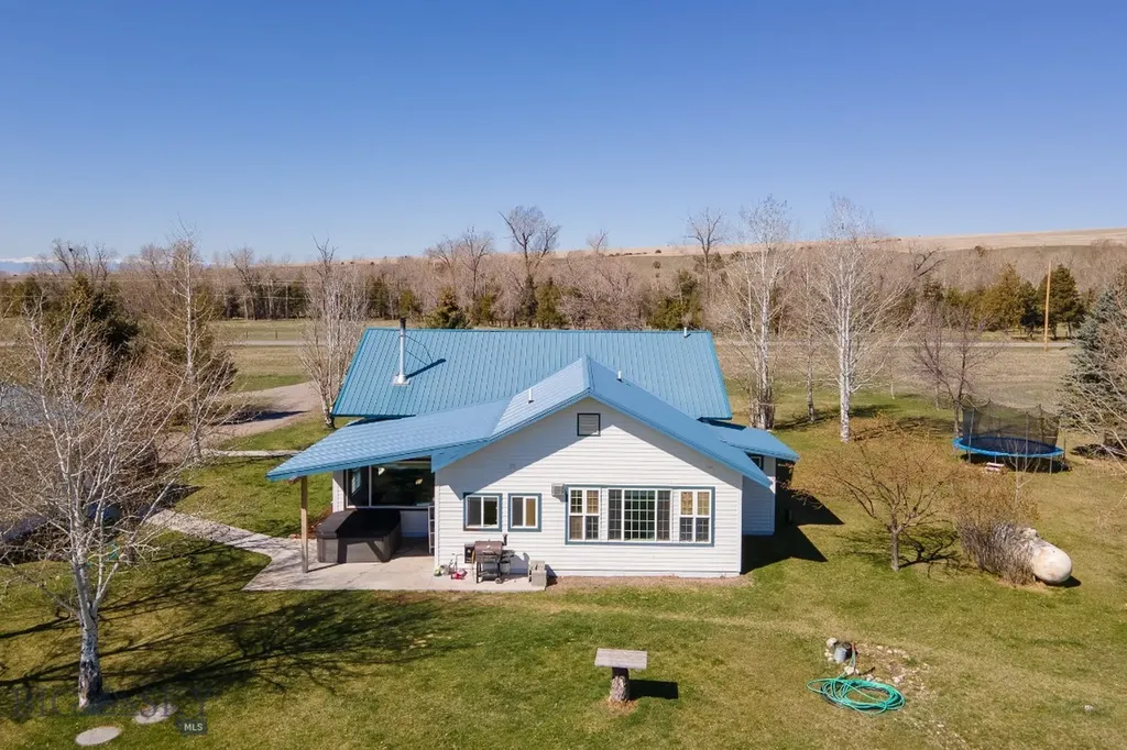 9150 Dry Creek Road Belgrade MT 59714