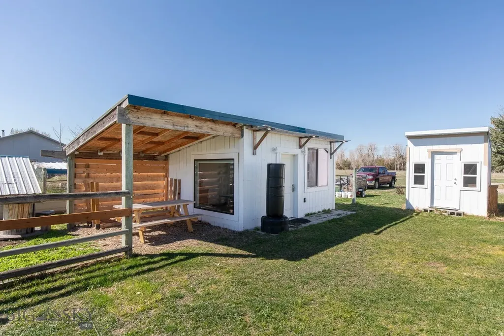 9150 Dry Creek Road Belgrade MT 59714