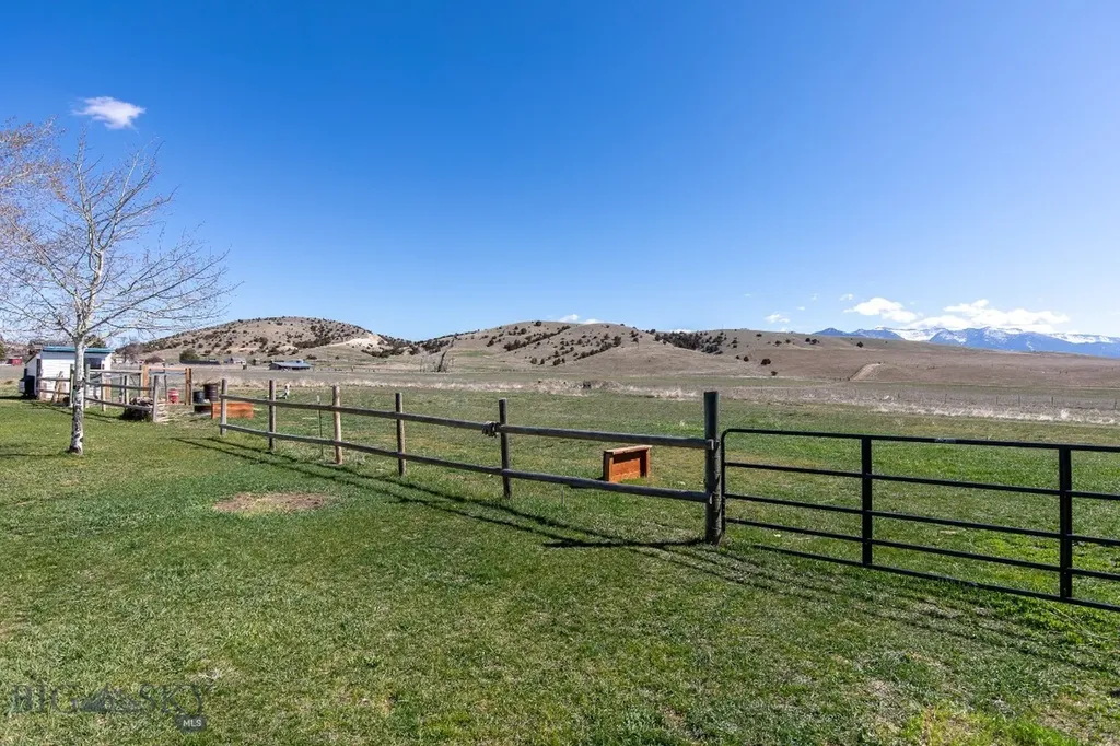 9150 Dry Creek Road Belgrade MT 59714