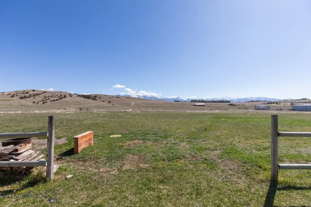 9150 Dry Creek Road Belgrade MT 59714
