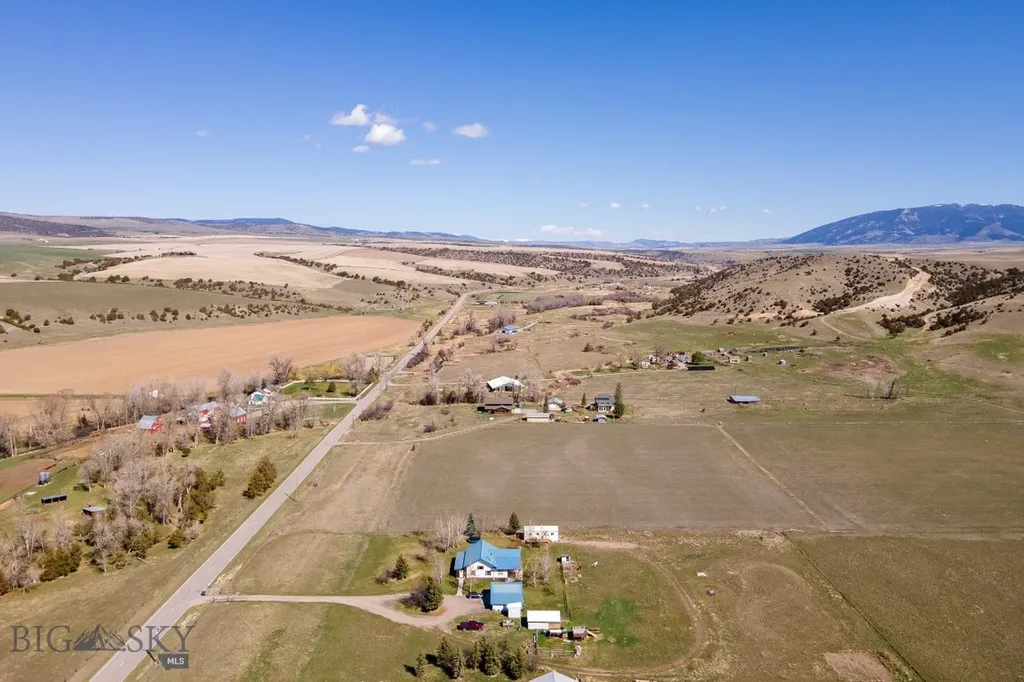 9150 Dry Creek Road Belgrade MT 59714