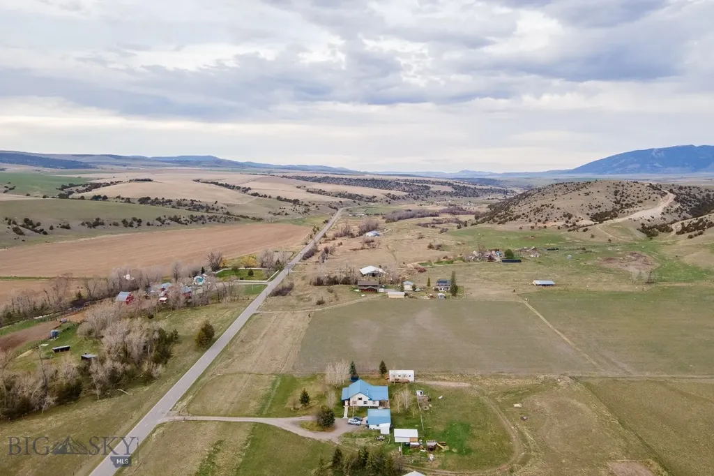 9150 Dry Creek Road Belgrade MT 59714