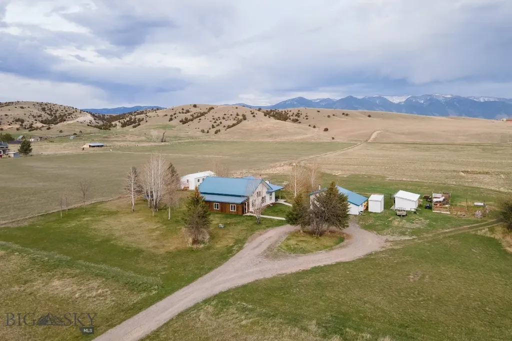 9150 Dry Creek Road Belgrade MT 59714
