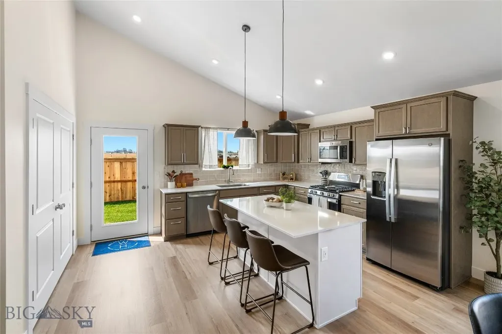 707 Spaniel Lane Belgrade MT 59714
