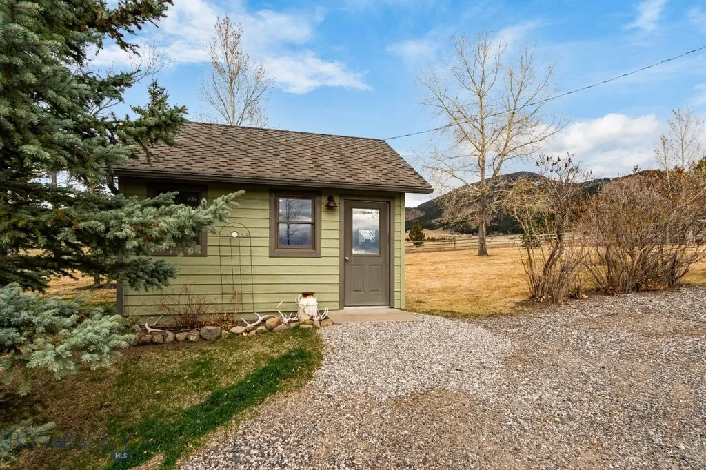 17630 Rocky Mountain Road Belgrade MT 59714