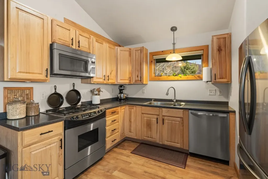 17630 Rocky Mountain Road Belgrade MT 59714