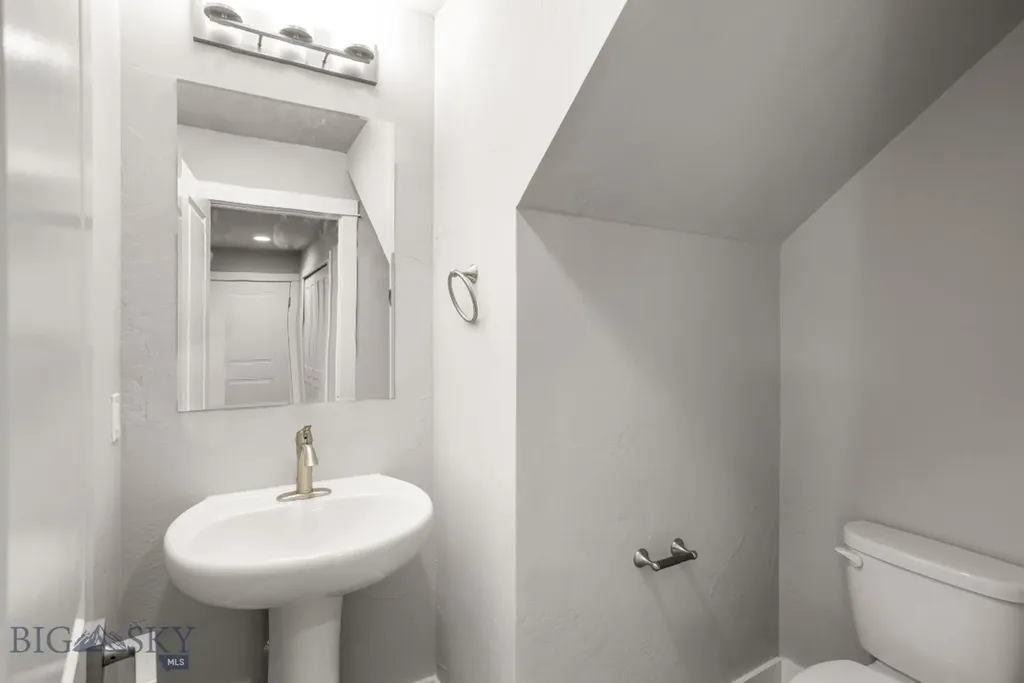 438 Vujo Lane Ennis MT 59729