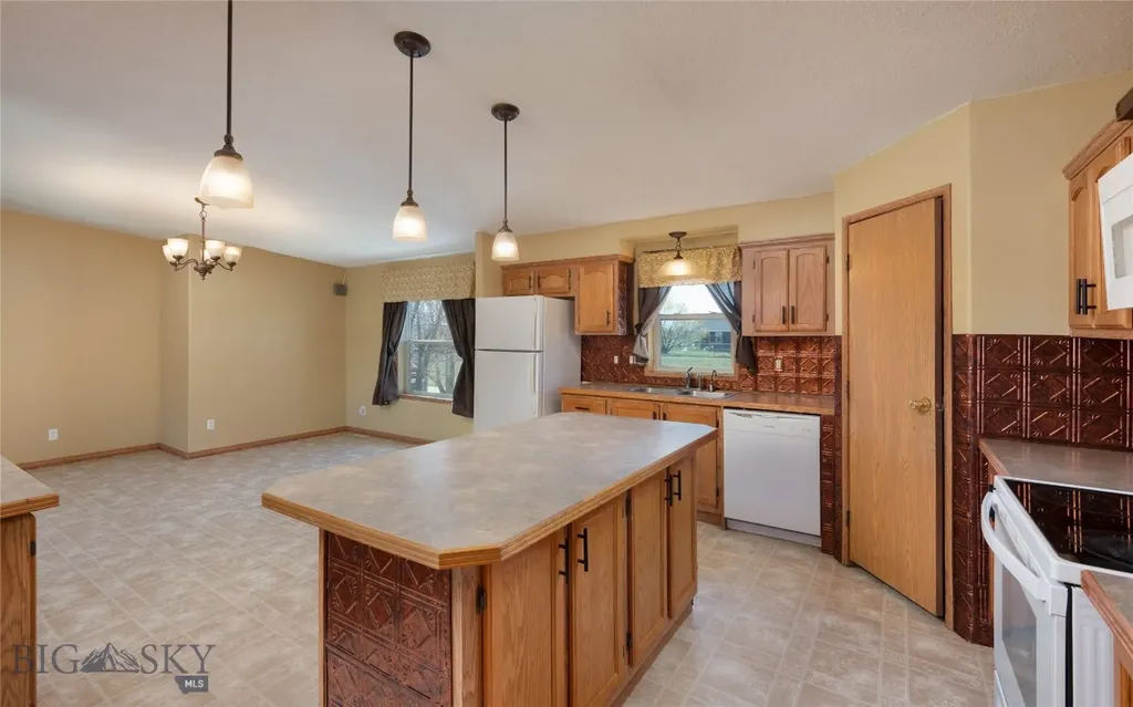 415 Tracy Ann Belgrade MT 59714