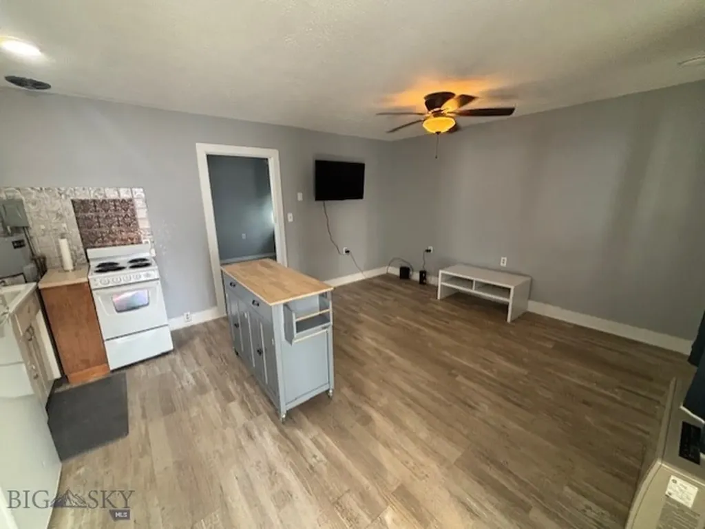 2107 Grand Butte MT 59701