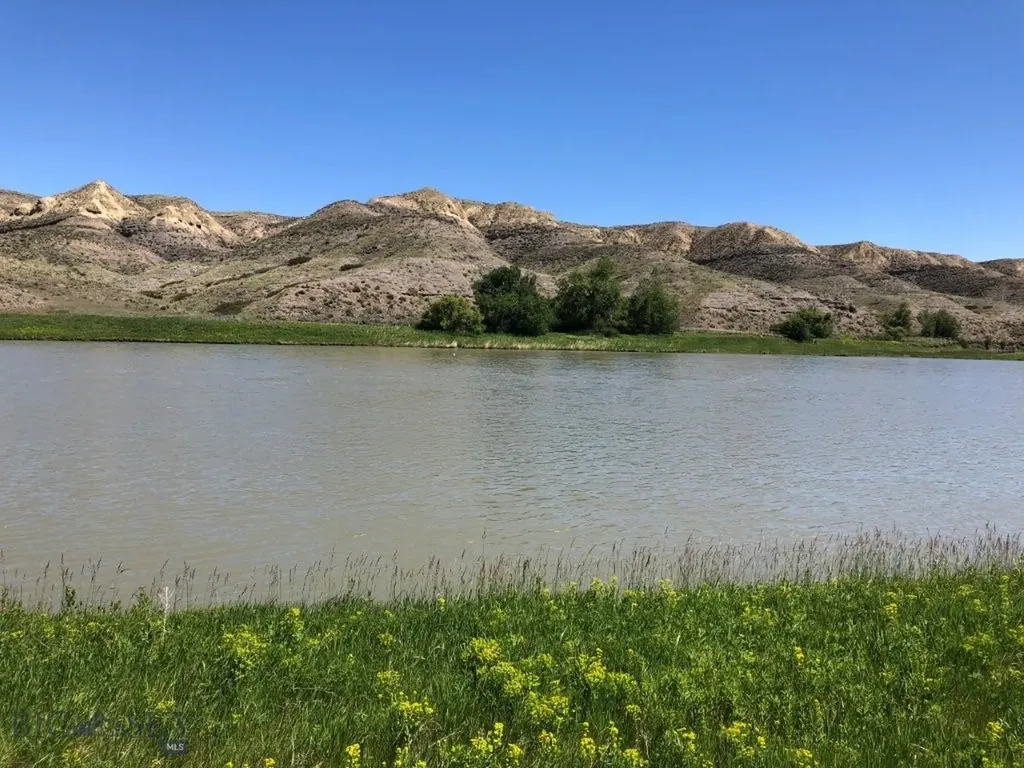 19 Vernon Road Highwood MT 59450