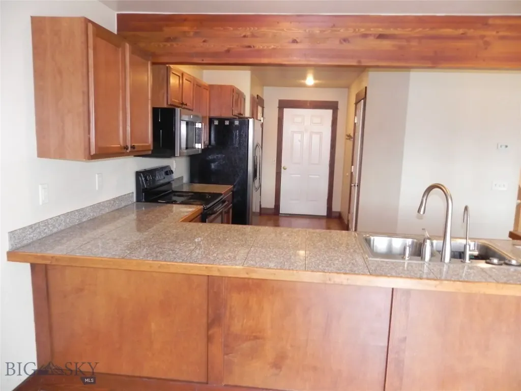 1125 N River Rock Belgrade MT 59714