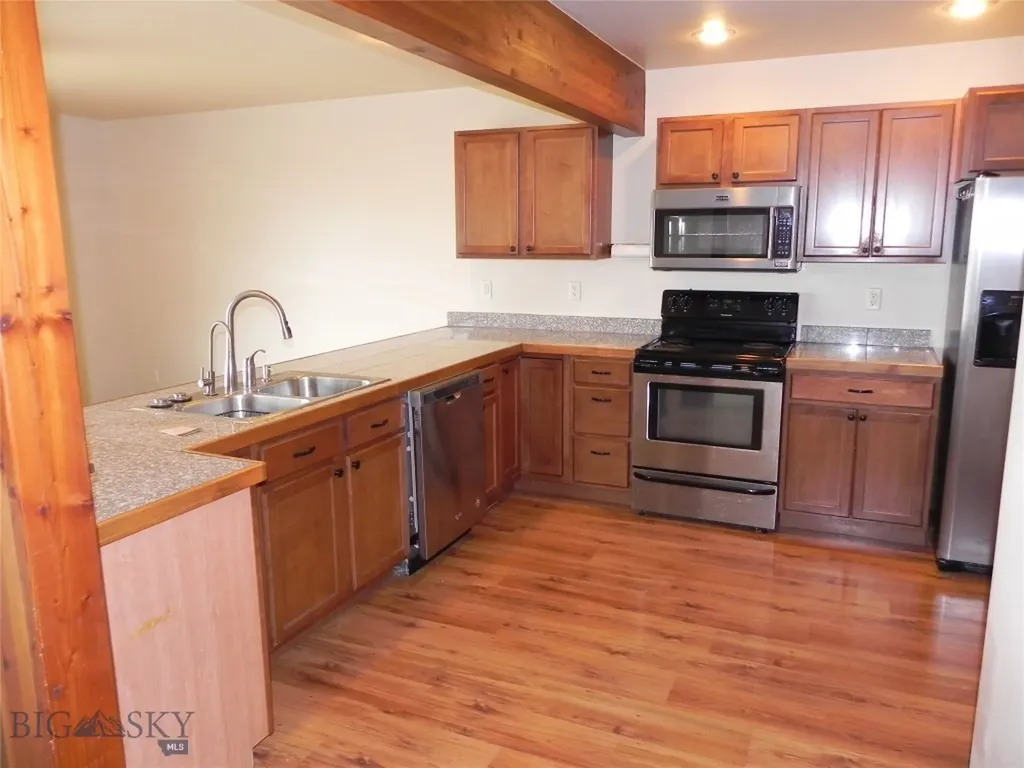 1125 N River Rock Belgrade MT 59714