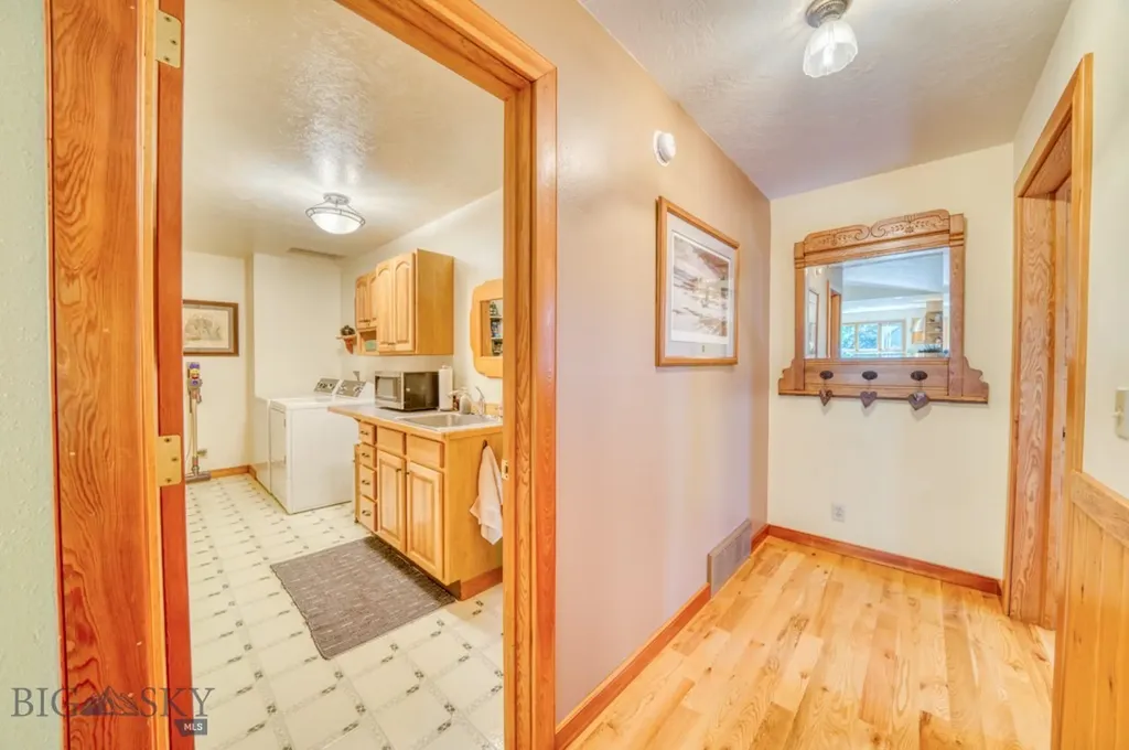 886 Wierda Way Manhattan MT 59741