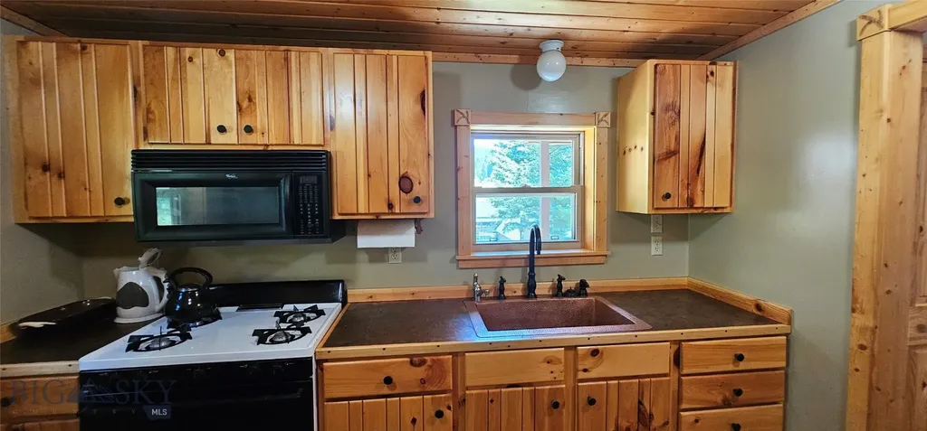 1105 South Boulder Road Cardwell MT 59721