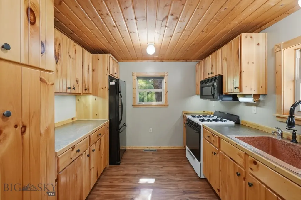 1105 South Boulder Road Cardwell MT 59721