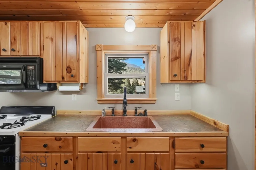 1105 South Boulder Road Cardwell MT 59721