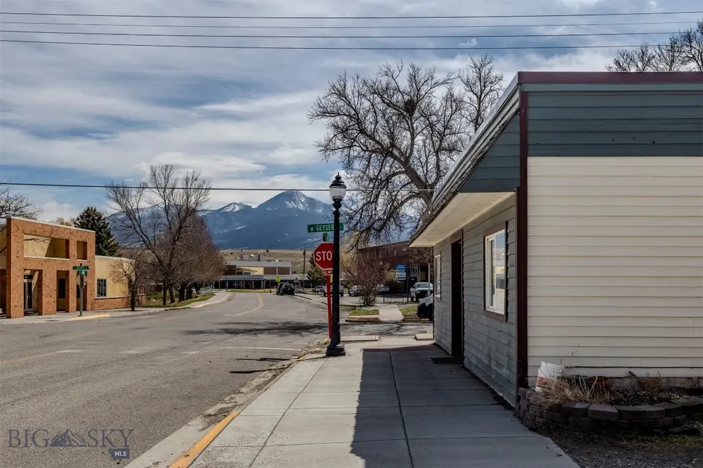 332 S Main Street Livingston MT 59047