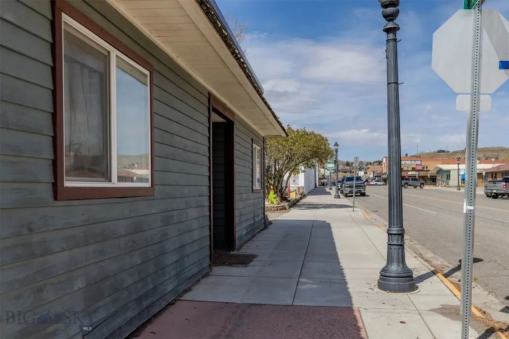 332 S Main Street Livingston MT 59047