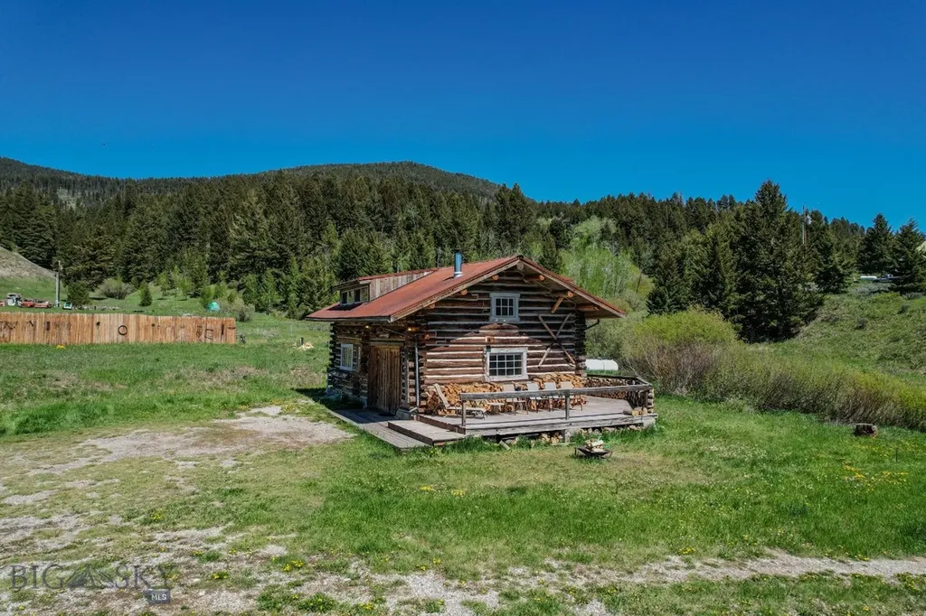 212 Hebgen Lodge Road West Yellowstone MT 59758