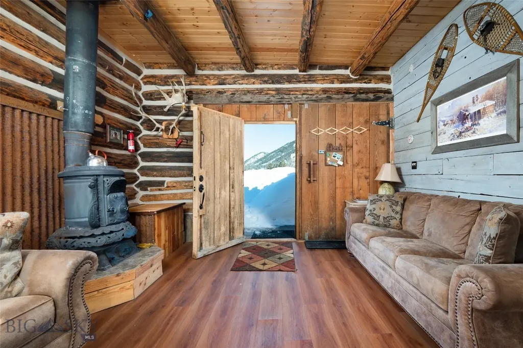 212 Hebgen Lodge Road West Yellowstone MT 59758