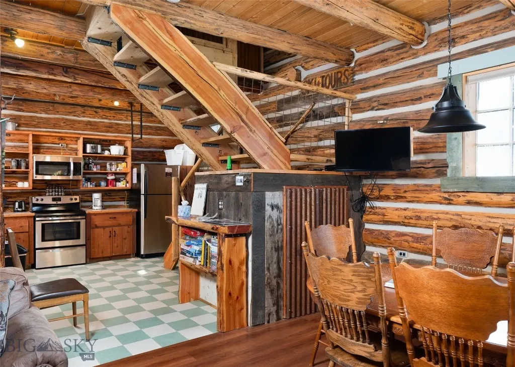 212 Hebgen Lodge Road West Yellowstone MT 59758