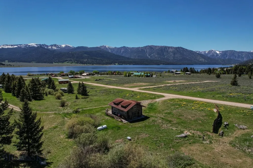 212 Hebgen Lodge Road West Yellowstone MT 59758