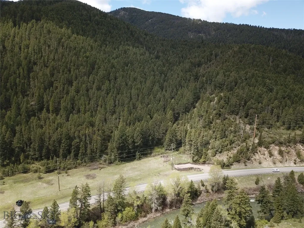 66569 Gallatin Road Gallatin Gateway MT 59730
