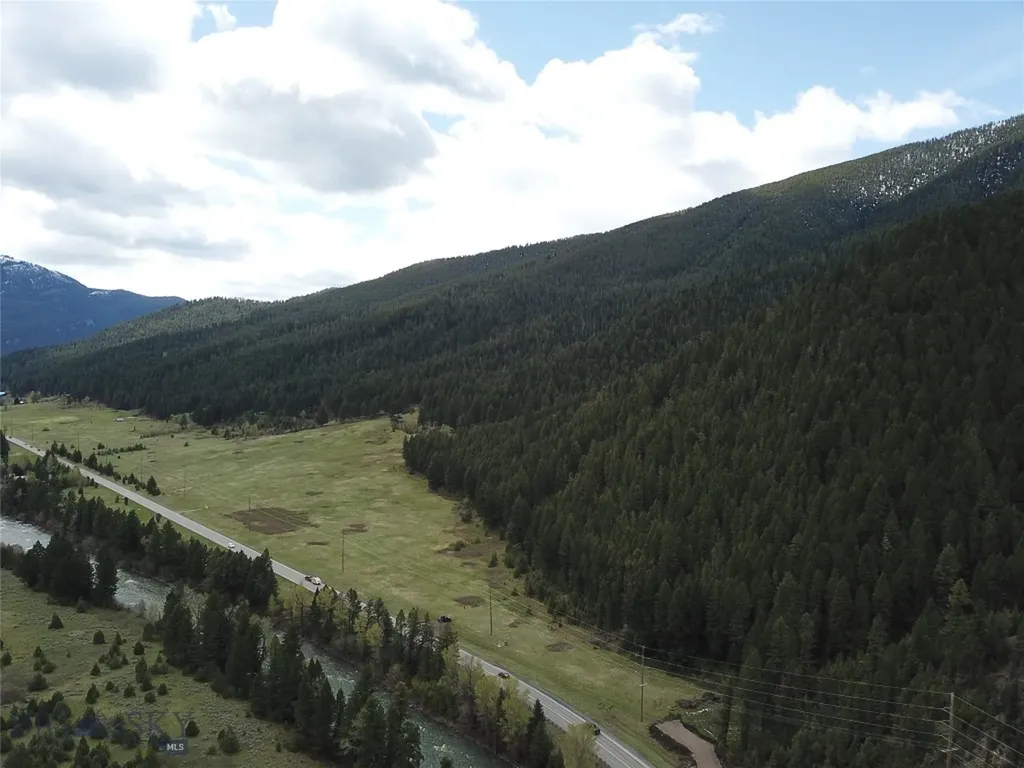 66569 Gallatin Road Gallatin Gateway MT 59730