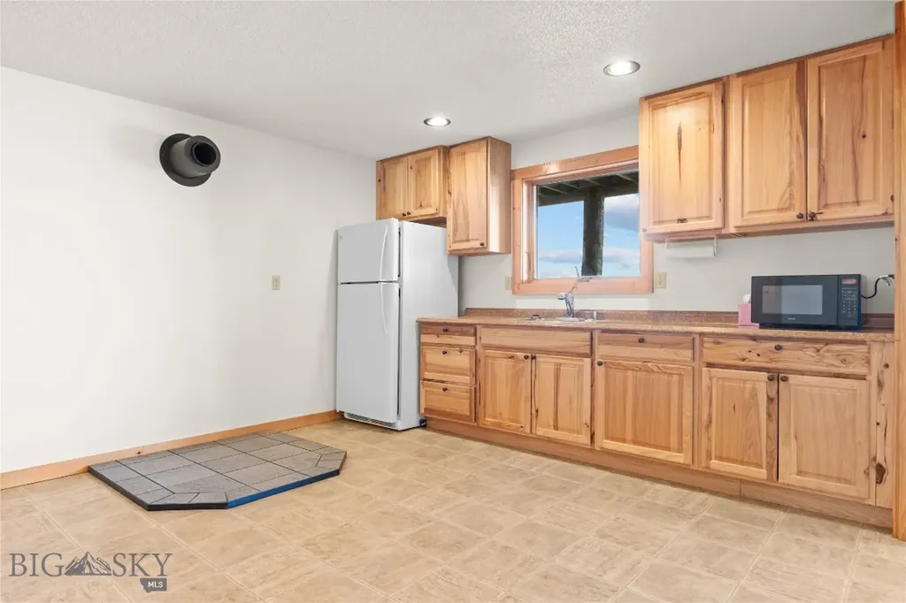 516 Mount Highway 287 W Ennis MT 59729