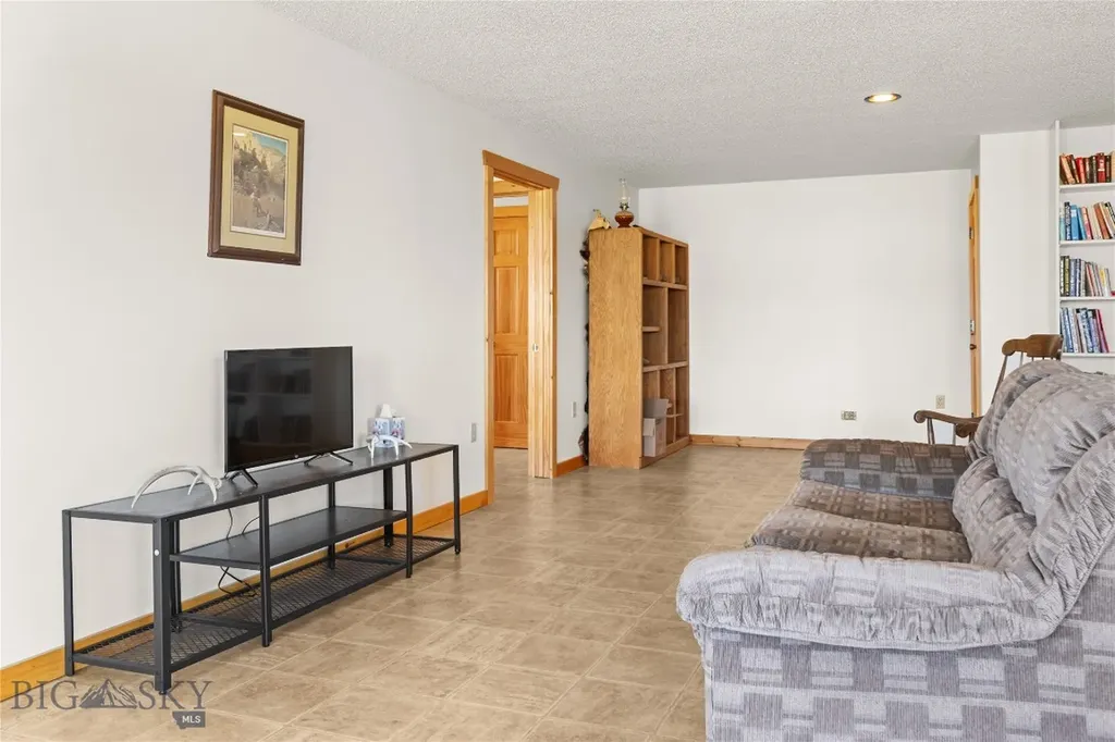 516 Mount Highway 287 W Ennis MT 59729