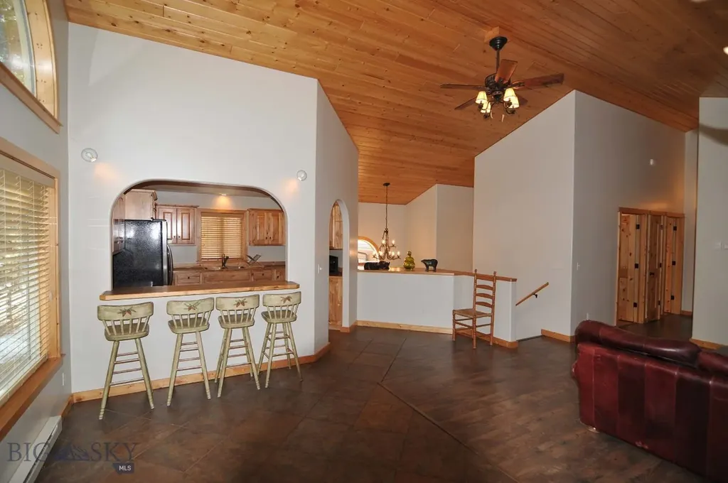 305 & 301 Lewis Avenue West Yellowstone MT 59758