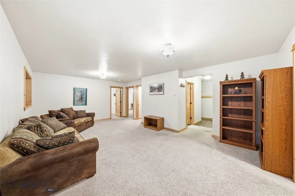 305 & 301 Lewis Avenue West Yellowstone MT 59758