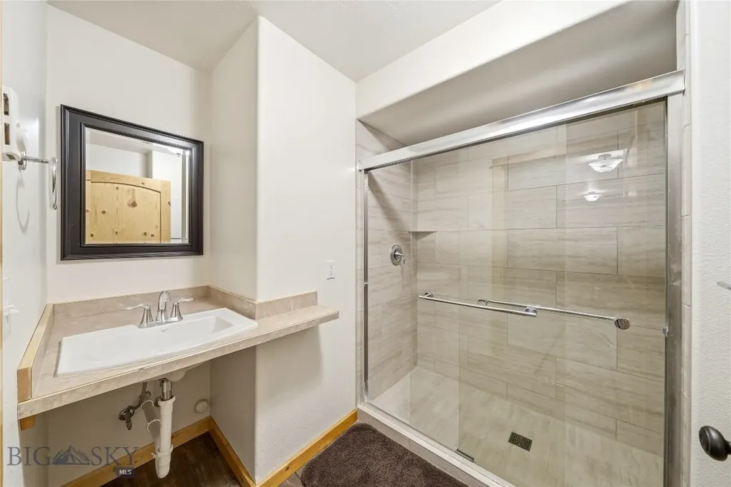 305 & 301 Lewis Avenue West Yellowstone MT 59758