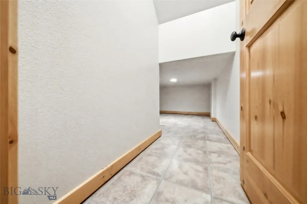 305 & 301 Lewis Avenue West Yellowstone MT 59758