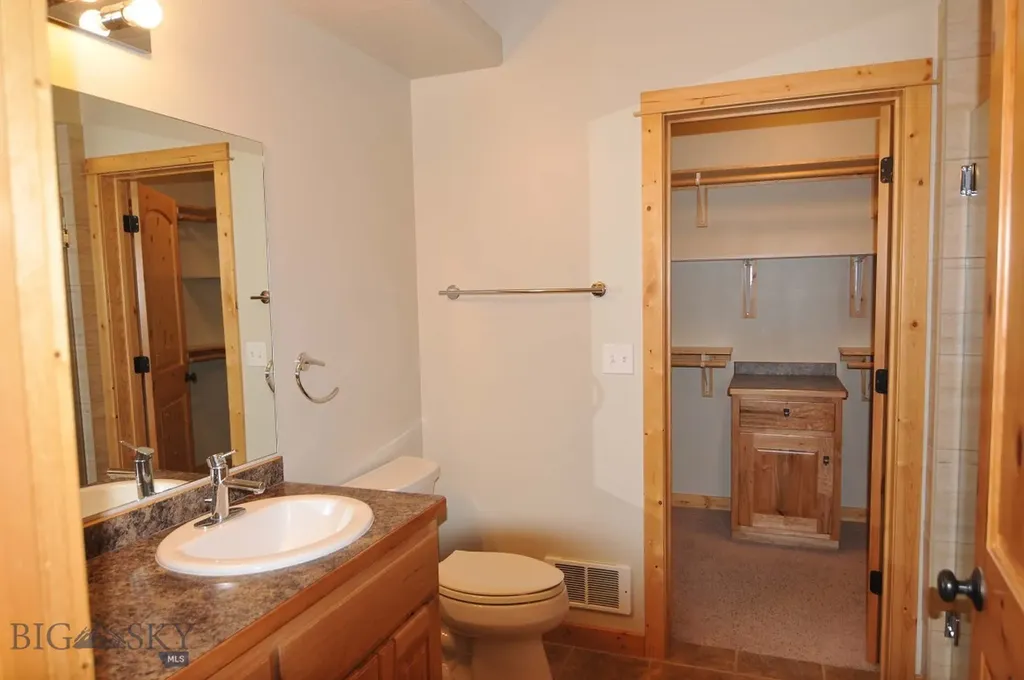 305 & 301 Lewis Avenue West Yellowstone MT 59758