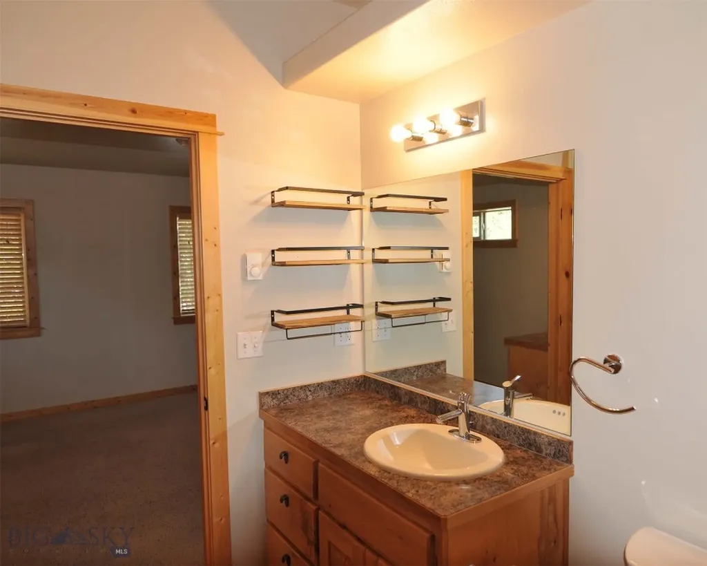 305 & 301 Lewis Avenue West Yellowstone MT 59758