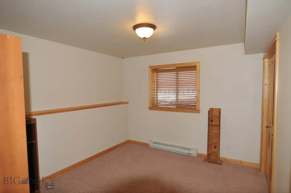 305 & 301 Lewis Avenue West Yellowstone MT 59758
