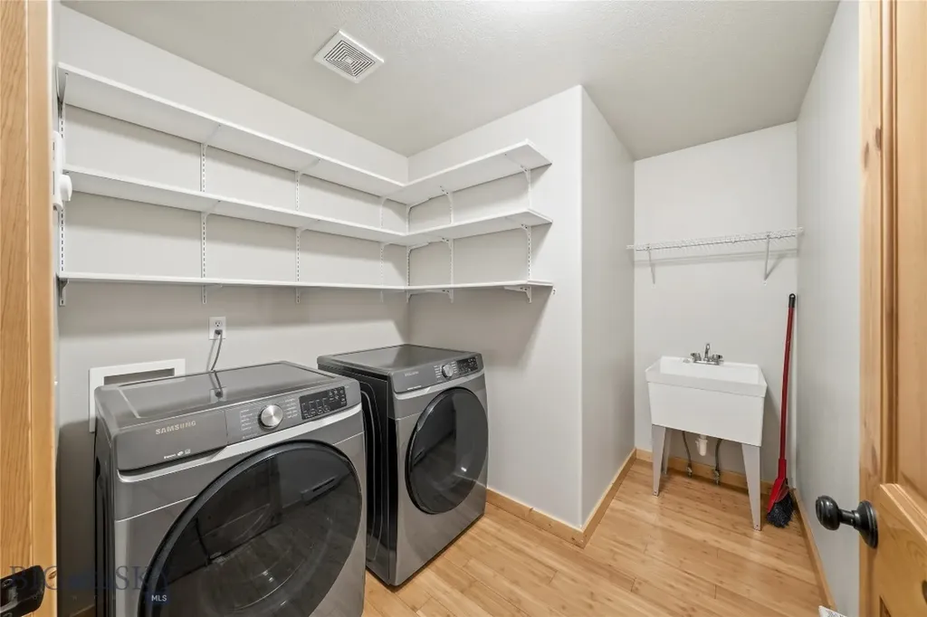 305 & 301 Lewis Avenue West Yellowstone MT 59758