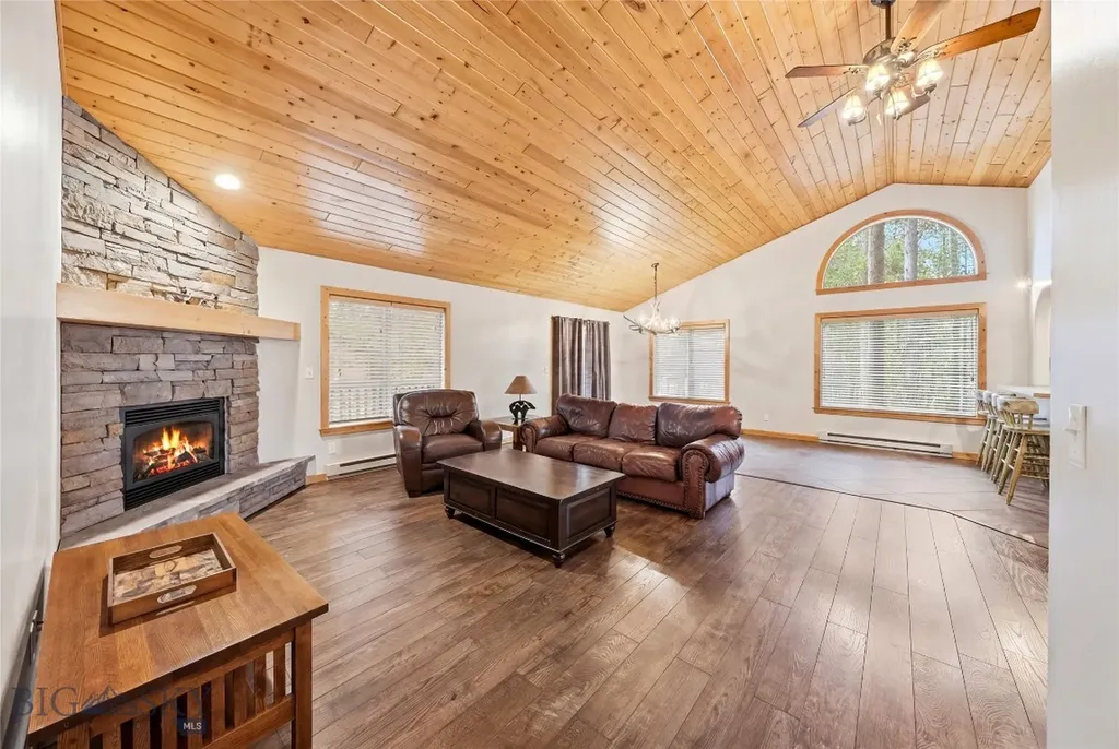 305 & 301 Lewis Avenue West Yellowstone MT 59758