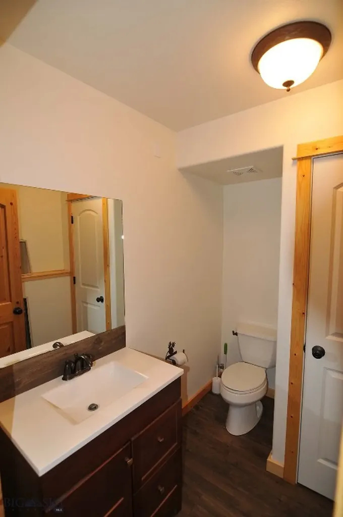 305 & 301 Lewis Avenue West Yellowstone MT 59758