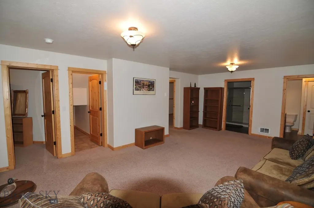 305 & 301 Lewis Avenue West Yellowstone MT 59758