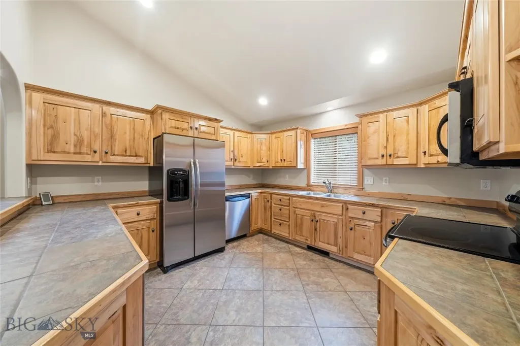 305 & 301 Lewis Avenue West Yellowstone MT 59758