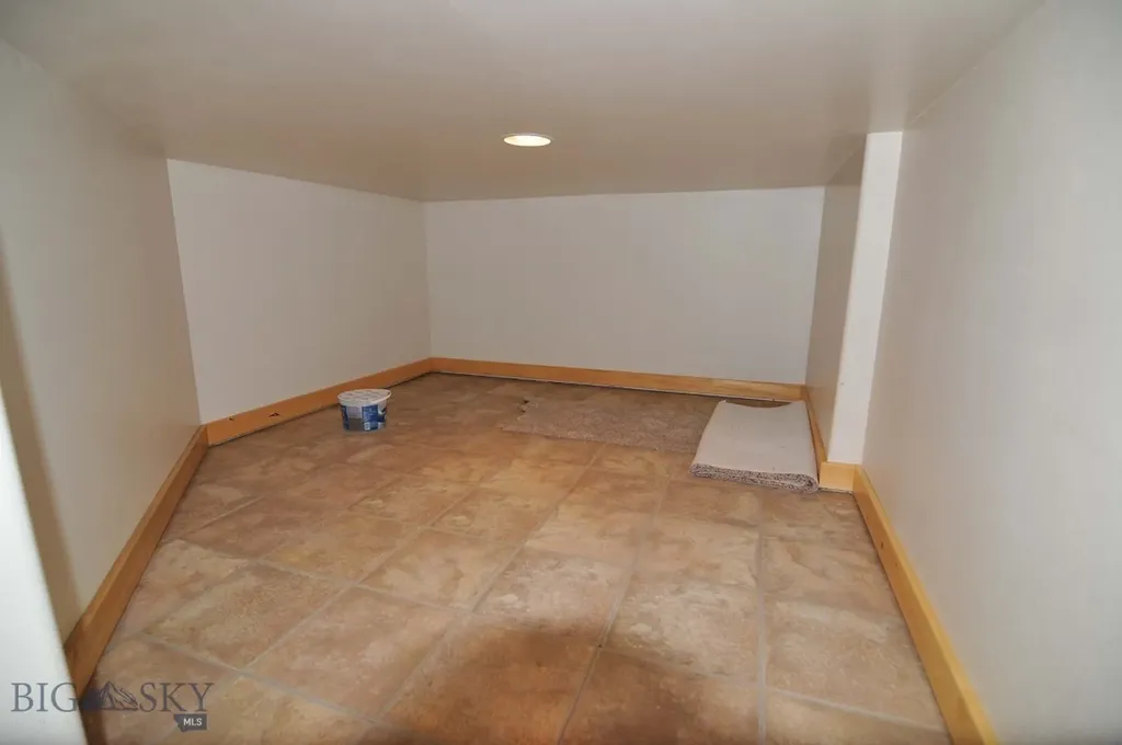 305 & 301 Lewis Avenue West Yellowstone MT 59758