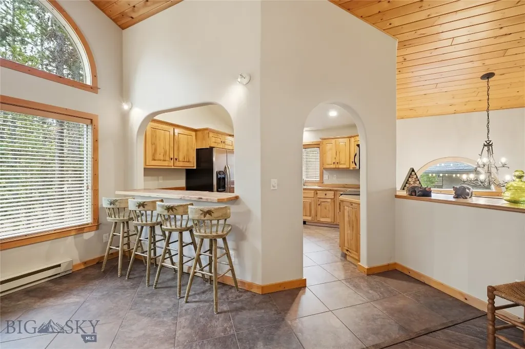 305 & 301 Lewis Avenue West Yellowstone MT 59758