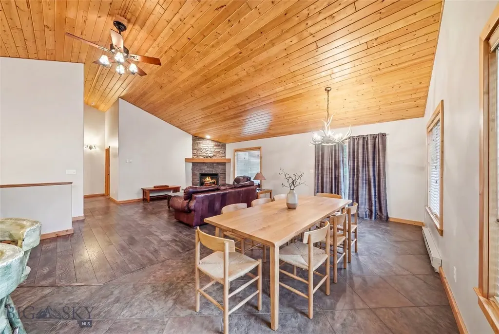 305 & 301 Lewis Avenue West Yellowstone MT 59758