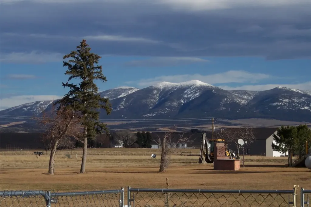 13 Sharon Loop Townsend MT 59644